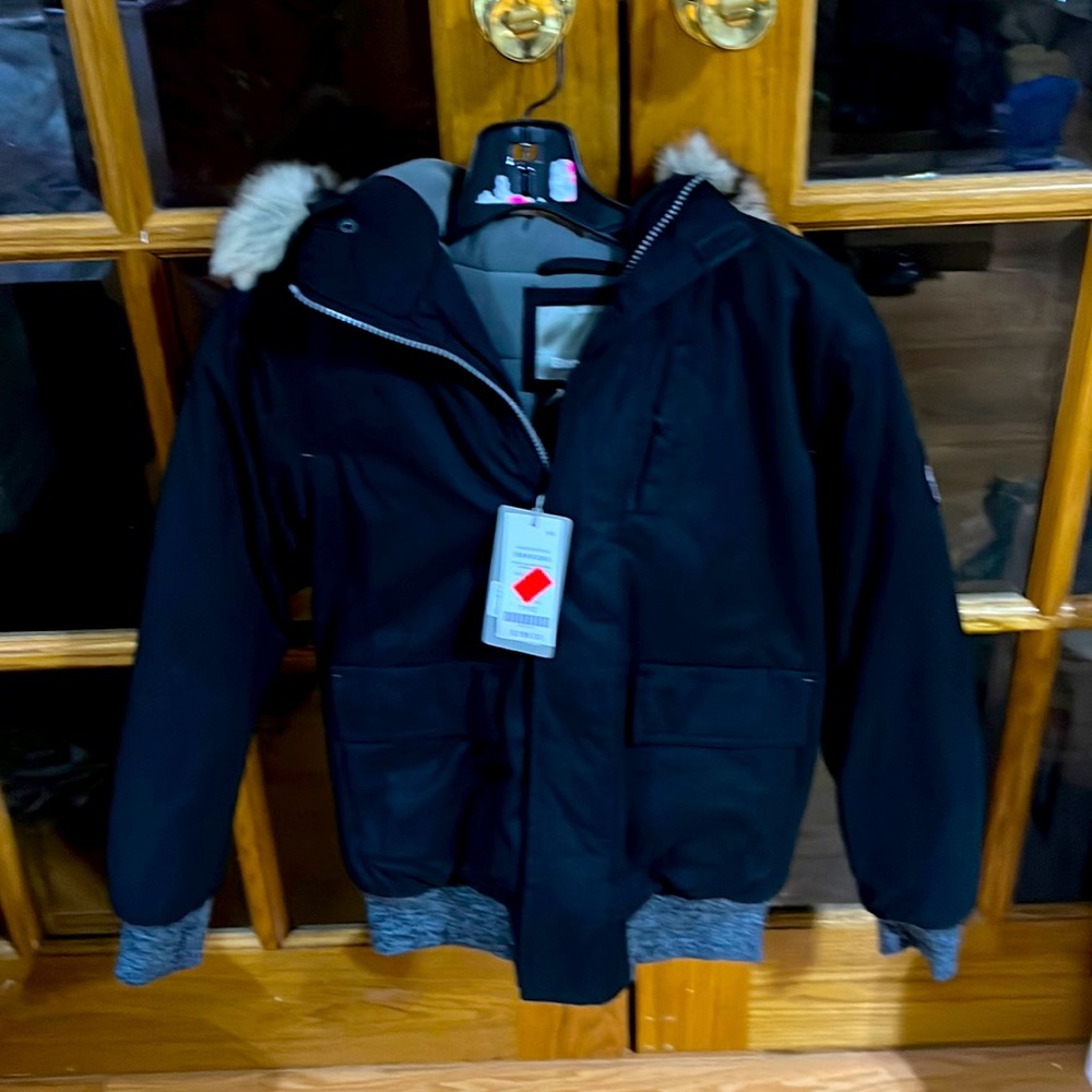 NWT Youth Jacket, size 11-12, Black